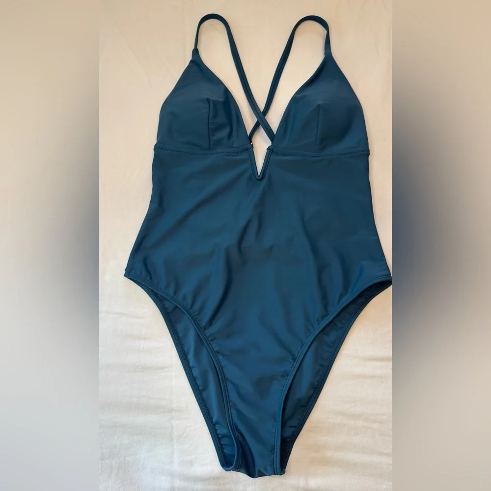 NWT Cupshe Deep V-Wire Plunge Cross Back Cheeky One Piece Swimsuit Size M